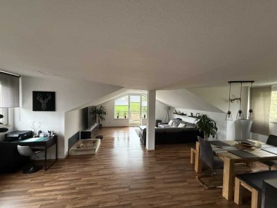 Große und helle 4 Zimmer Dachgeschoss Wohnung mit Weitblick in Essen-Werden