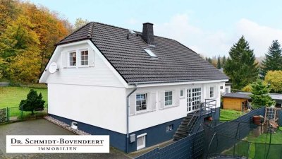 Ansprechendes MASSA-Fertighaus auf einem großen, sonnigen Grundstück in Rennerod.