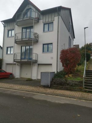 Schicke DG-Wohnung mit 2 Balkonen