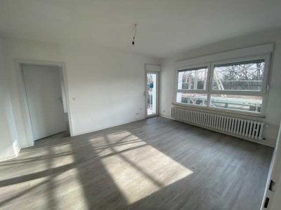 3-Raum mit Balkon - junges Paar gesucht