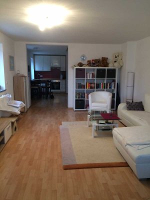 Großzügige 2-Zi.-Wohnung mit Parkett