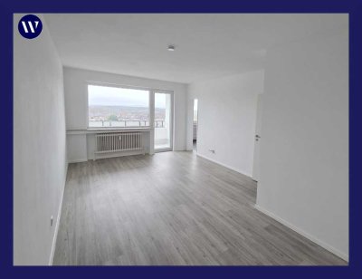 Direkt einziehen! Frisch renoviertes 1-Zimmer-Apartment + Loggia, separate Küche, Wannenbad, Aufzug