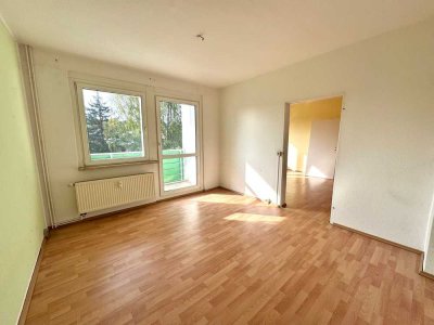 // tolle 2 Zimmer Wohnung mit Badewanne zum selbst renovieren // 3 Kaltmieten sparen //
