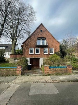 Tolles familienfreundliches freistehendes Einfamilienhaus in Aachen mit Garten