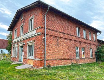 Teilweise vermietetes Mehrfamilienhaus mit weiterem Bebauungspotenzial in Zecherin-Usedom