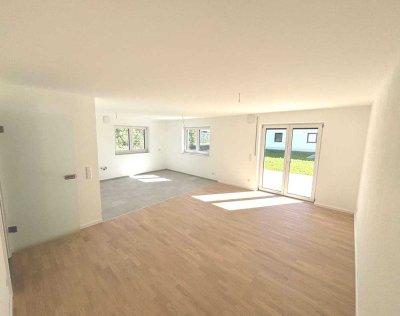 ERSTBEZUG! Sonnig und ruhig! Moderne 5-Zimmer-Erdgeschoss-Wohnung mit großer Terrasse