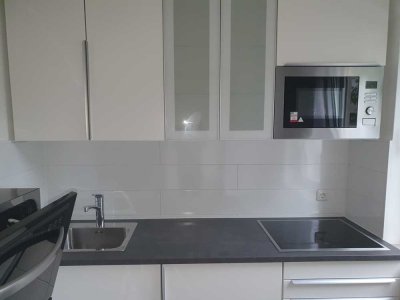 Schöne 2-Zimmer-Wohnung mit gemütlicher Loggia und Einbauküche in Frankfurt Ginnheim