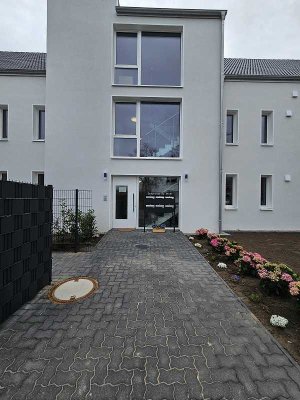 NEUBAU Erstbezug 3-Zimmer-Wohnung inkl. Stellplatz mit Blick ins Grüne
