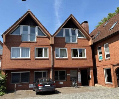 Wohnung, Praxis oder Büro im Herzen von Rellingen mit 3 Stellplätzen