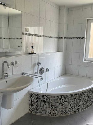 114 qm in MO-Schwafheim | Großzügige und helle Wohnung mit Balkon und Garage