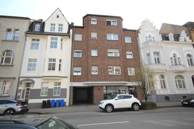 Gepflegte 2-Zimmer-Wohnung mit Loggia und Garage