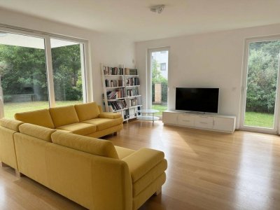 Moderne 4-Zimmer Wohnung mit Terrasse und Garten