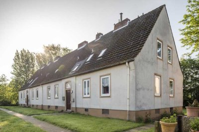 Helle Dachgeschosswohnung mit modernem Duschbad in Fedderwardergroden