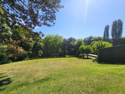 Exklusive Unternehmervilla mit Parkgrundstück in Stuttgart-Riedenberg
