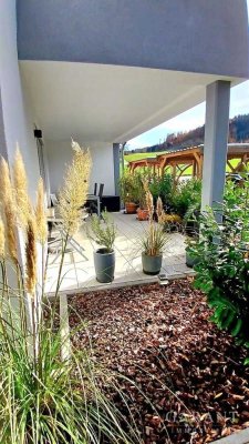 Lichtdurchflutete Wohnung in lohnenswerter Lage!