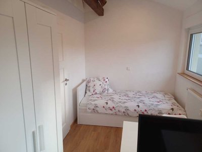 modernes WG-Zimmer in komplett ausgestatteter WG