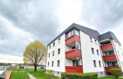 3 Zimmer Wohnung mit Loggia, Parkplatz und Kellerabteil