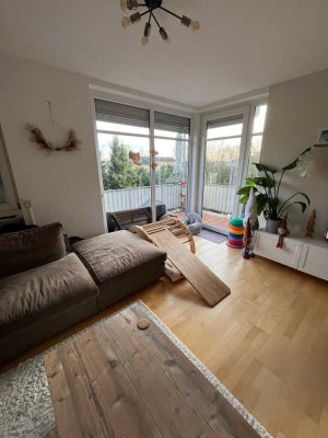 Lichtdurchflutete 3-Zimmer-Wohnung mit hochwertiger Ausstattung in Bergisch Gladbach-Hand