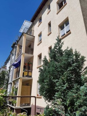 Für WG möblierte 4 Zi. Wohnung mit Südbalkon, großer Gemeinschaftsgarten im Innenbereich