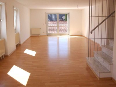 Attraktive 3-Zimmer-Maisonette-Wohnung mit Balkon in Ergolding