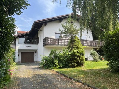 8-Raum-Einfamilienhaus mit ELW, Balkon, Garage und Garten Nähe Passau