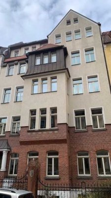 Helle 2-Raum-Wohnung mit Balkon im Einzeldenkmal su. ruhige Mieter*in
