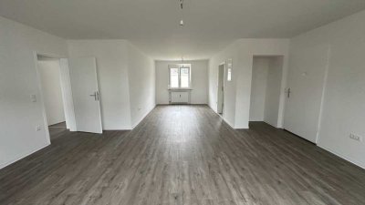 Familien und Paare aufgepasst! Frisch sanierte Erdgeschosswohnung