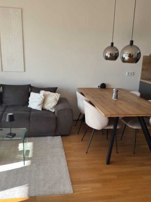 Möblierte 2-Zimmer-Neubauwohnung mit zwei Balkonen