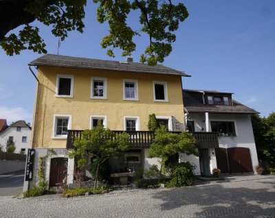 7,3% Rendite –  Attraktives Mehrfamilienhaus – Ein Liebhaberobjekt in exponierter Lage in Köditz
