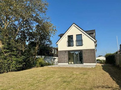 Neubau-Doppelhaushälfte mit exzellentem Energiestandard, großer Terrasse und sonnigem Westgarten