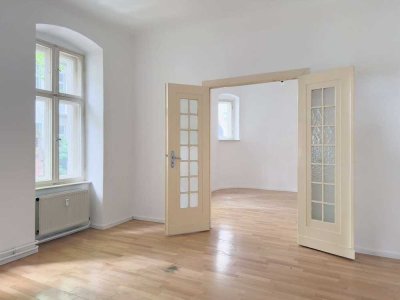 Bieterverfahren: 3 Zimmer Wohnung zzgl. Ladenfläche * Altbau * Niebuhrstraße