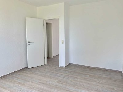 NEU renovierte 2-Raum-Wohnung nur wenige Minuten von Bergen