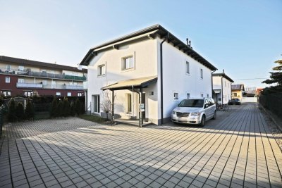 Neuwertige, moderne Doppelhaushälfte zum Verkauf