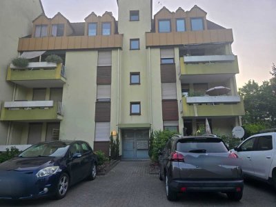 Zuhause mit Balkon und Aufzug in Neustadt an der Weinstraße