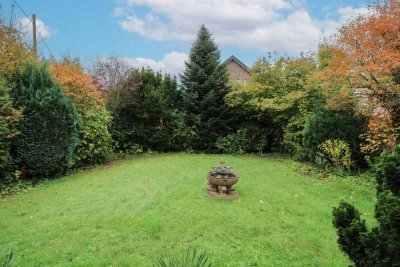 Großes, ruhig gelegenes Einfamilienhaus mit traumhaftem Garten in Köln-Auweiler