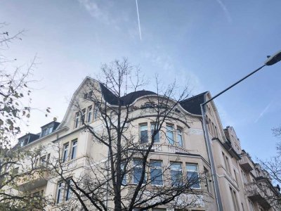Schöne Westendlage, 3 Zimmer Wohnung im schönen Altbau!