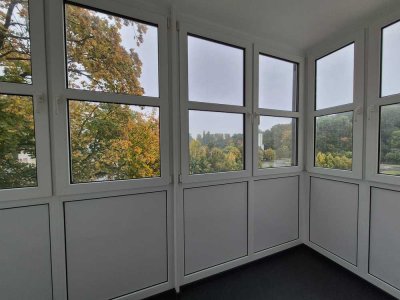 ALLES NEU - Gemütliche 2-Zimmer-Wohnung mit Designbad und Wintergarten/ Loggia