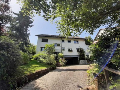 Hell & großzügig - Dachgeschoss Wohnung in ruhiger Lage