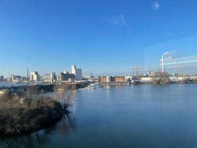 Exklusives Penthouse mit Wasserblick im „Joy am Ufer“ – Luxuswohnen am Altrhein