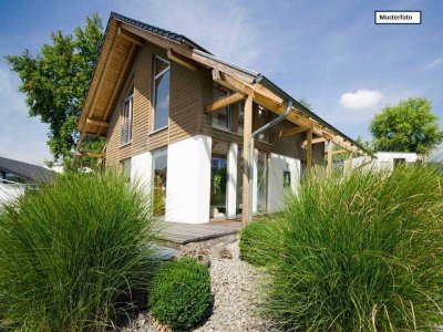 Provi frei Wohnhaus mit Garage in 28779 Bremen -