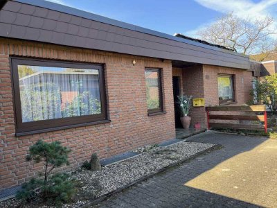 Charmanter unterkellerter Bungalow mit EBK, Kamin, Garage und Carport in ruhiger Sackgassen-Wo