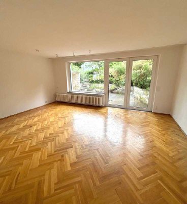 ...seltene Gelegenheit: Haus mit EBK, Garten, Garage, Sauna....
