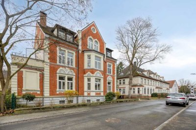 Vermietete Dachgeschosswohnung mit Altbauflair und grünem Gemeinschaftsgarten