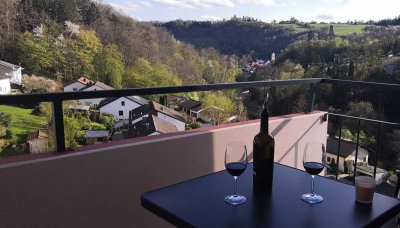 Helle 2-Zimmer Wohnung im 4. OG mit Balkon in Passau-Hals