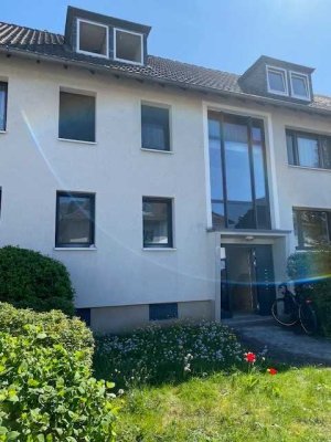 Kernsanierte 2-Zimmer-Wohnung, 67,5m², mit Balkon in ruhiger Lage in Köln-Brück!