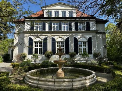 Exklusive Villenwohnung mit herrschaftlichem Charakter, eigener Gartenanteil, Einbauküche