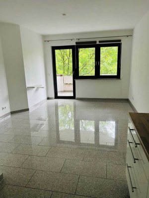 2-Zimmer-Wohnung mit Einbauküche & Fußbodenheizung in Duisburg-Ruhrort – direkt am Neumarkt!
