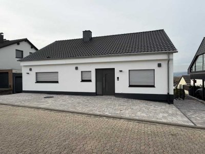 Exklusive 7-Zimmer-Maisonettewohnung – Erstbezug nach Kernsanierung in zentraler Lage von Gau-Algesh