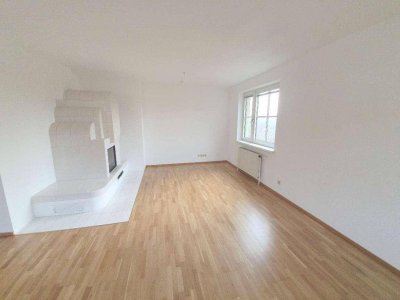 Helle 3-Zimmer-Maisonette mit Loggia &amp; Weitblick