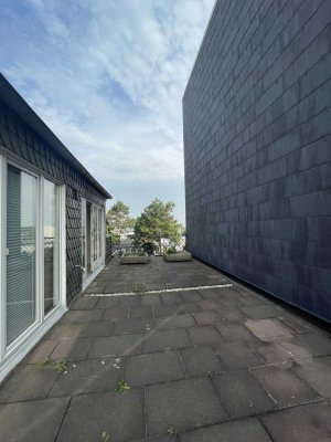 Hülsdonk: Charmante 3-Zimmer-Wohnung mit Dachterrasse sucht Mieter mit handwerklichem Geschick!